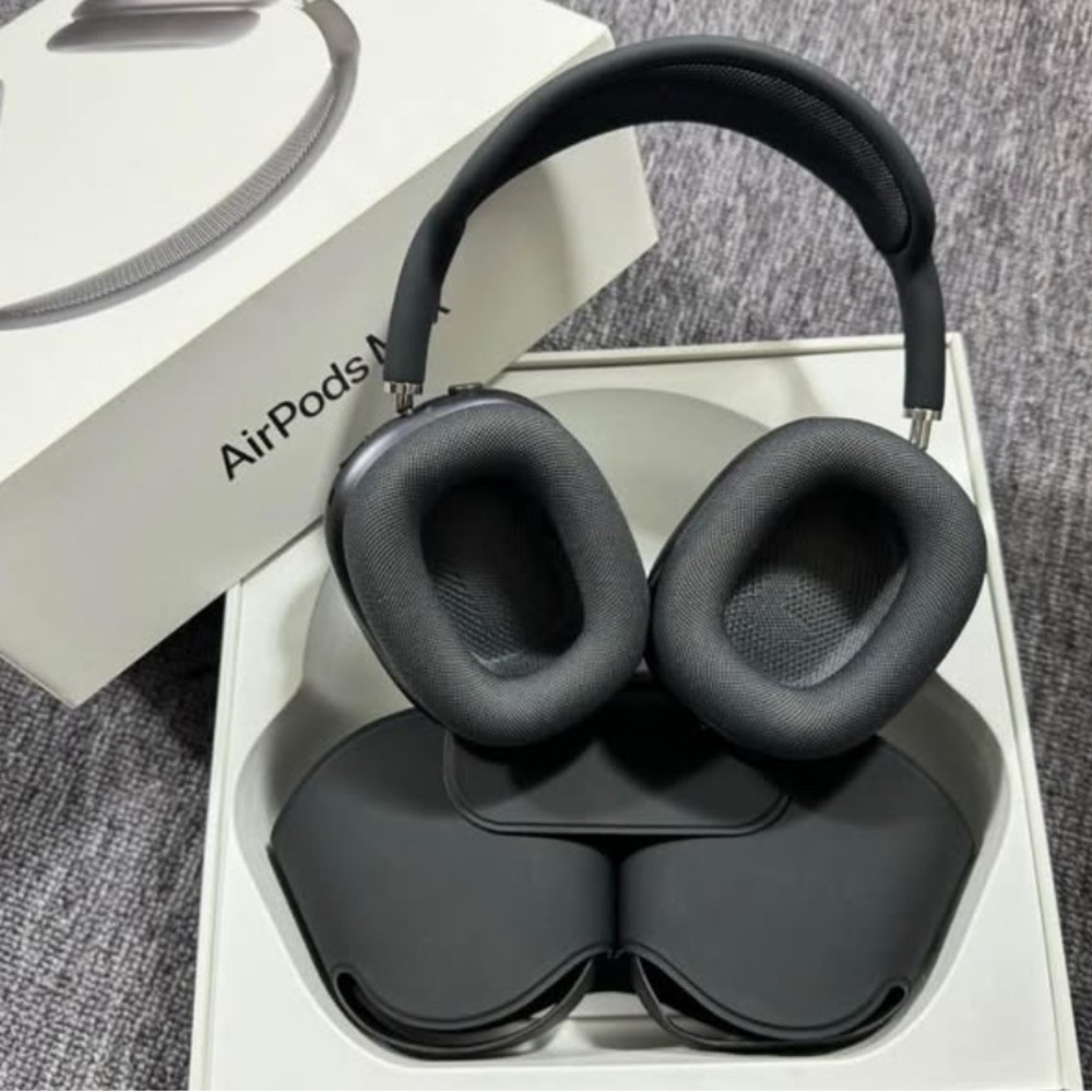 Airpod Max 'Midnight' with SmartCase - Picture 3 of 6